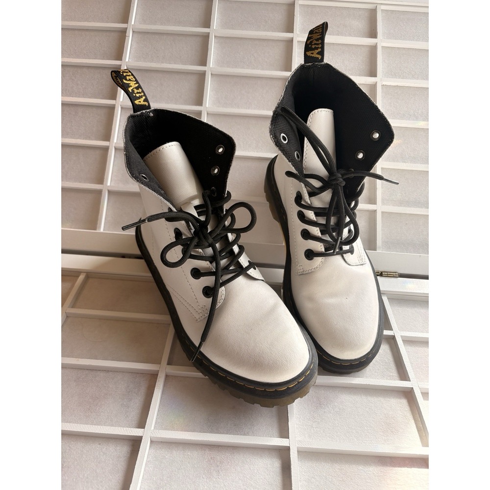 Dr Doc Martens White Air Wair Combat Boots Lace Up Bouncing Soles Sz 39 US8